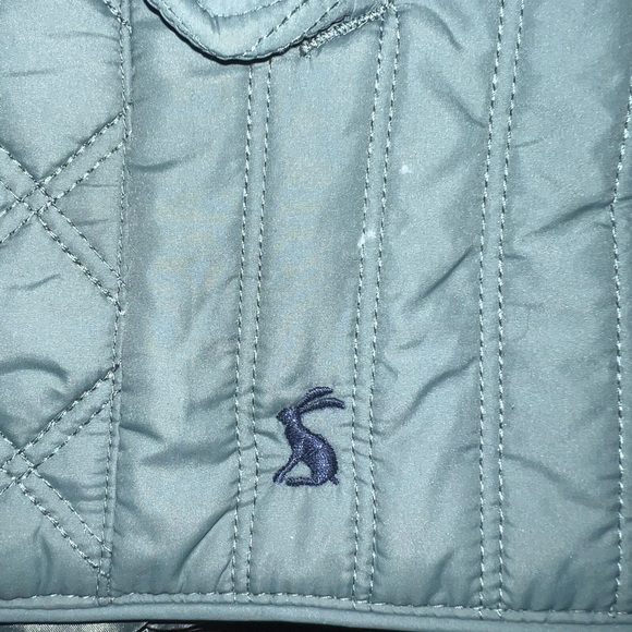 Vest - Picture 3 of 8